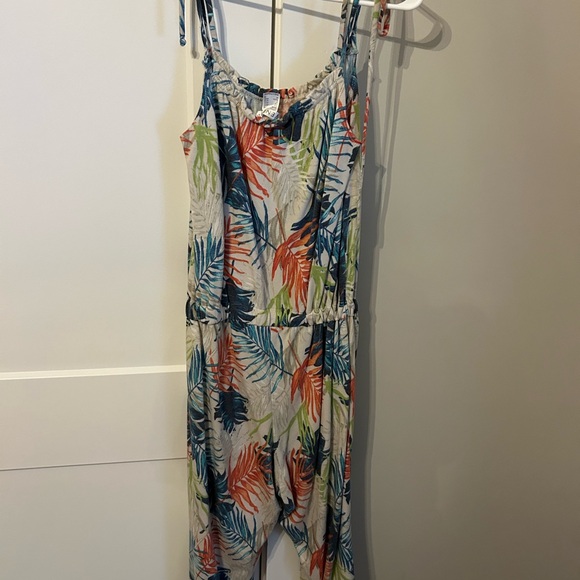 VENUS Vibrant Leaf Print Jumpsuit - Picture 2 of 5
